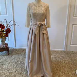 Jessica Howard Lace Sequin Bodice Long Gown Size 6